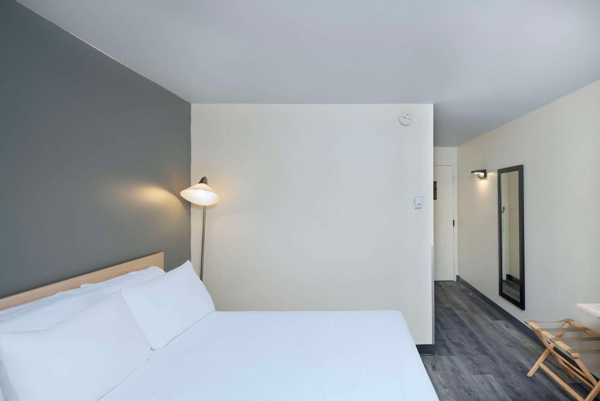 Econo Lodge Deschambault