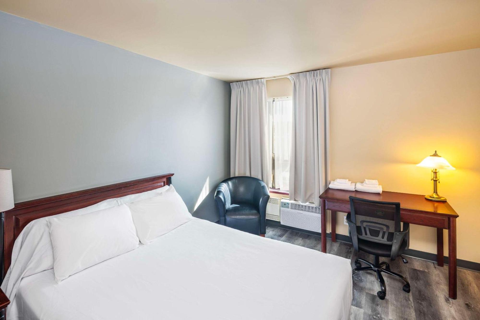 Econo Lodge Deschambault